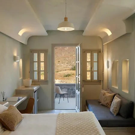 Danae Santorini Hotel 4*