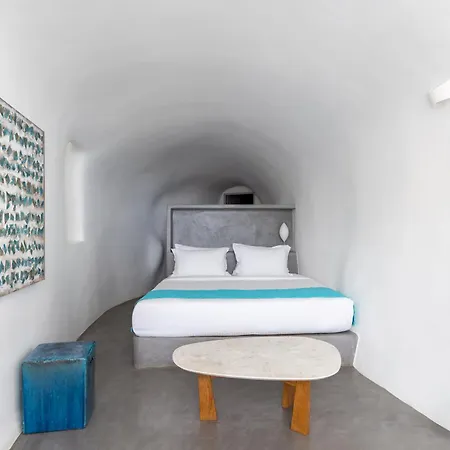 Danae Santorini 4*