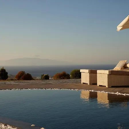Danae Santorini Oía